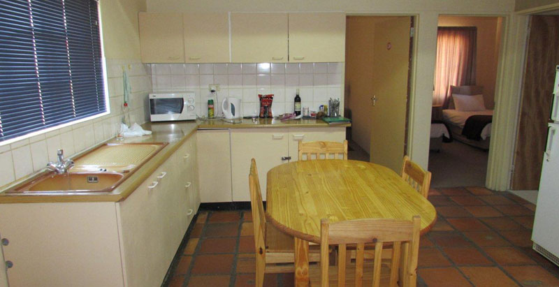 Self-catering family - kitchen